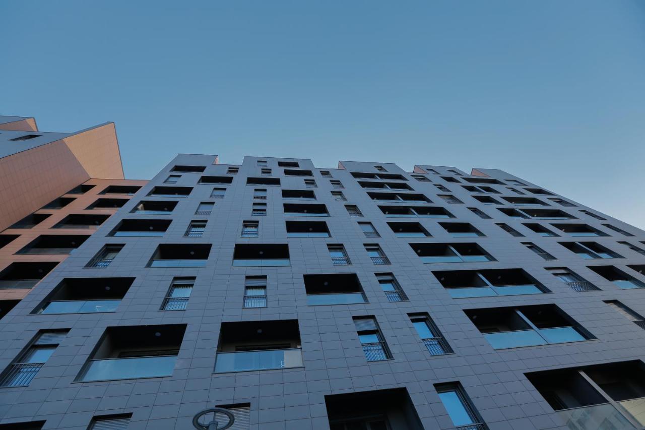 Miku Apartment - Vibrant 1Bd Apartment At Olympic Residence Тирана Экстерьер фото